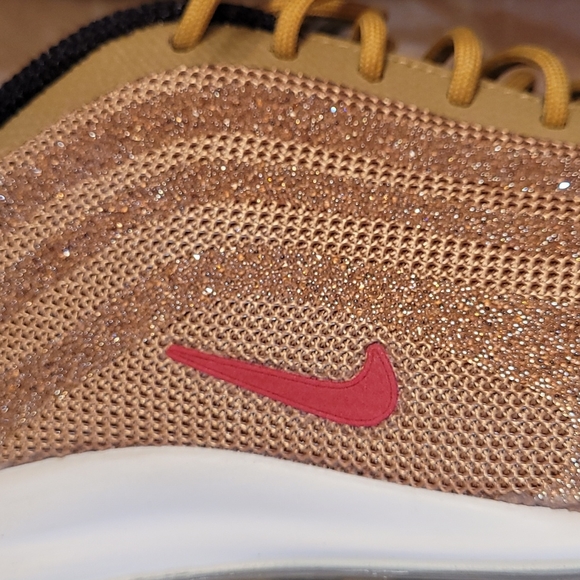 Limited Edition Nike Air Max - Picture 3 of 11